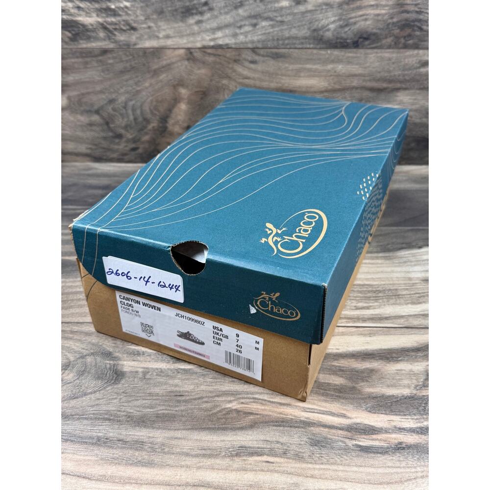 NIB Chaco W9 Canyon Woven Clogs Fade Black White Suede Jacquard Polyester - Picture 11 of 11
